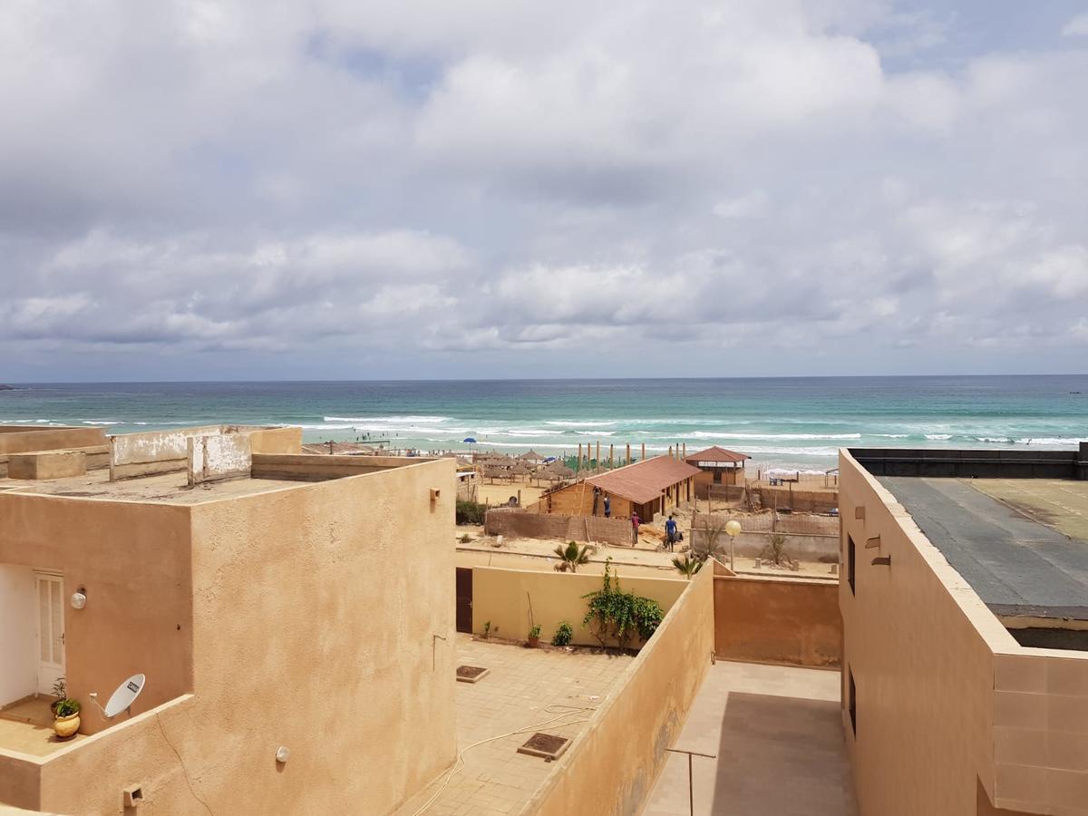 Ker Jahkarlo Hotell Yoff Exteriör bild